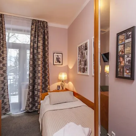 威拉怡东酒店 3*