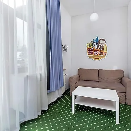 Excelsior Oda ve Kahvaltı 3*