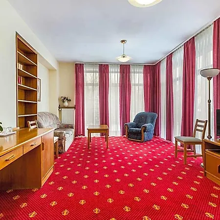 Excelsior Oda ve Kahvaltı 3*