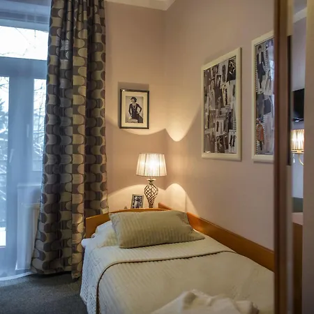 威拉怡东酒店 3*