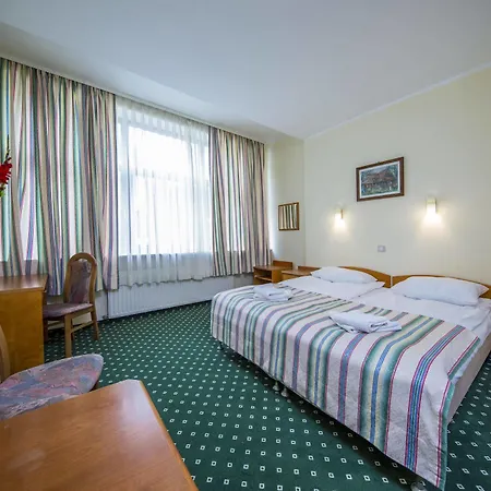 威拉怡东酒店 3*